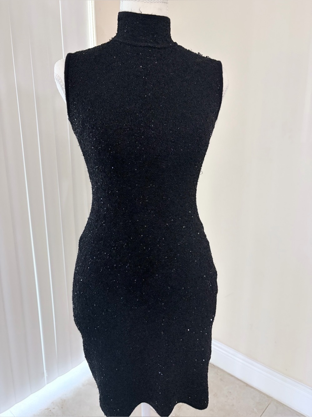 Avec Les Filles Black Sleeveless Turtleneck Mini Dress - Picture 4 of 10